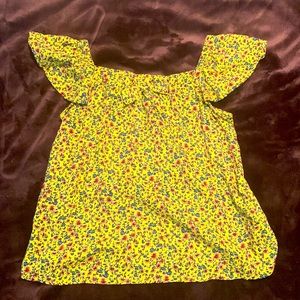 Girls top. Size medium.